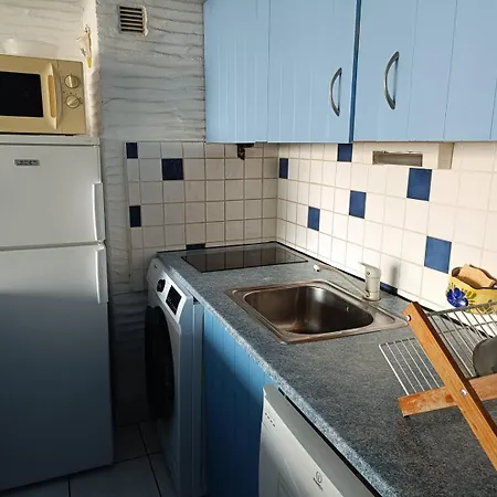 Emplacement Idéal Pour Ce T2 Face à La -parking-wifi-6pc237 * Saint-Cyprien (Pyrenees-Orientales)