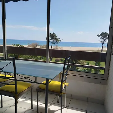 Appartement Emplacement Idéal Pour Ce T2 Face à La -parking-wifi-6pc237 Saint-Cyprien (Pyrenees-Orientales)